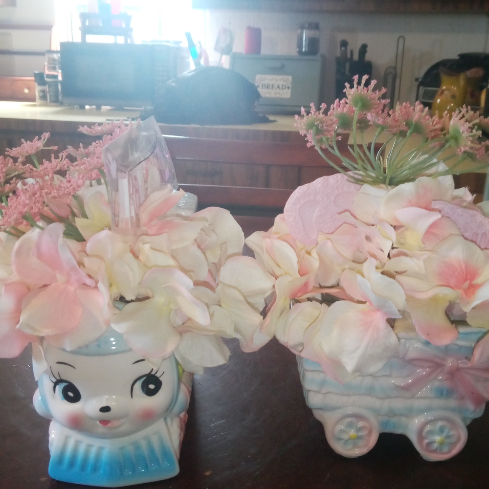 Charming Ceramic Planter Set with Pink and Blue Accents
